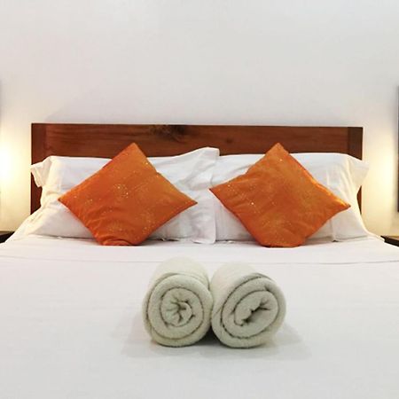 A&J Pension Puerto Princesa Eksteriør billede